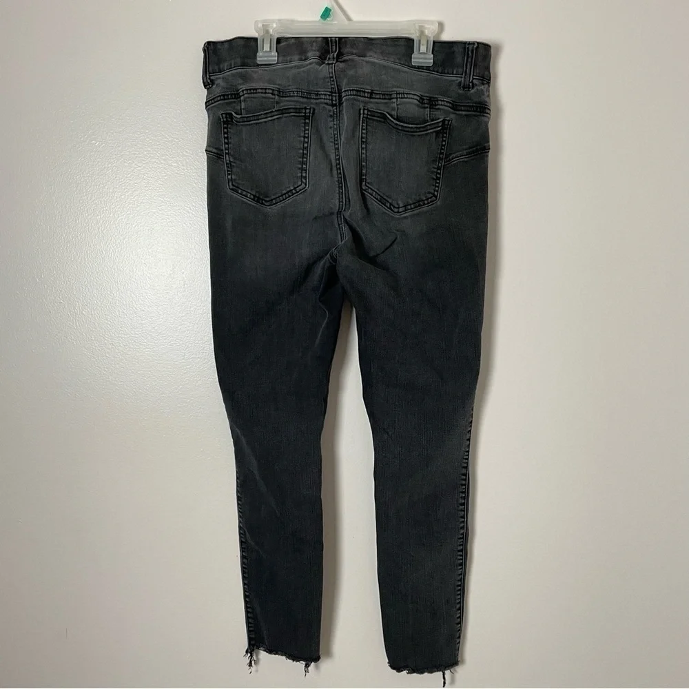 Torrid Bombshell Skinny Jeans | Distressed | Raw Hemline | Black